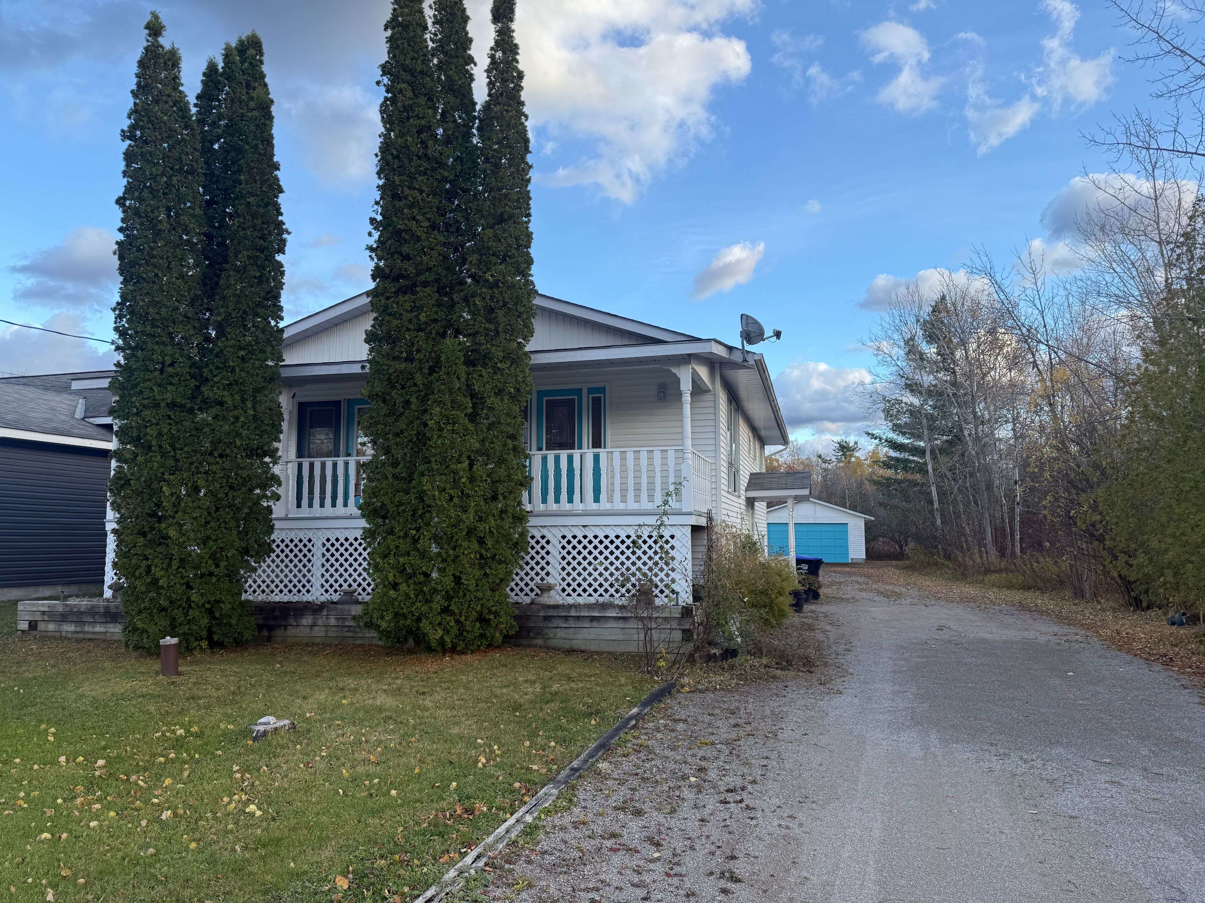 Tay, ON L0K 1R0,203 Woodlands AVE