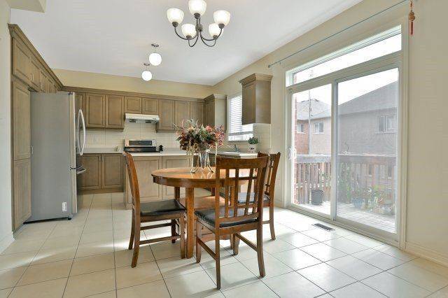 Milton, ON L9T 7Y1,470 Harkin PL