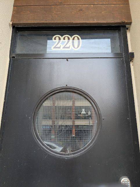 Oakville, ON L6J 1H8,220 Lakeshore RD E