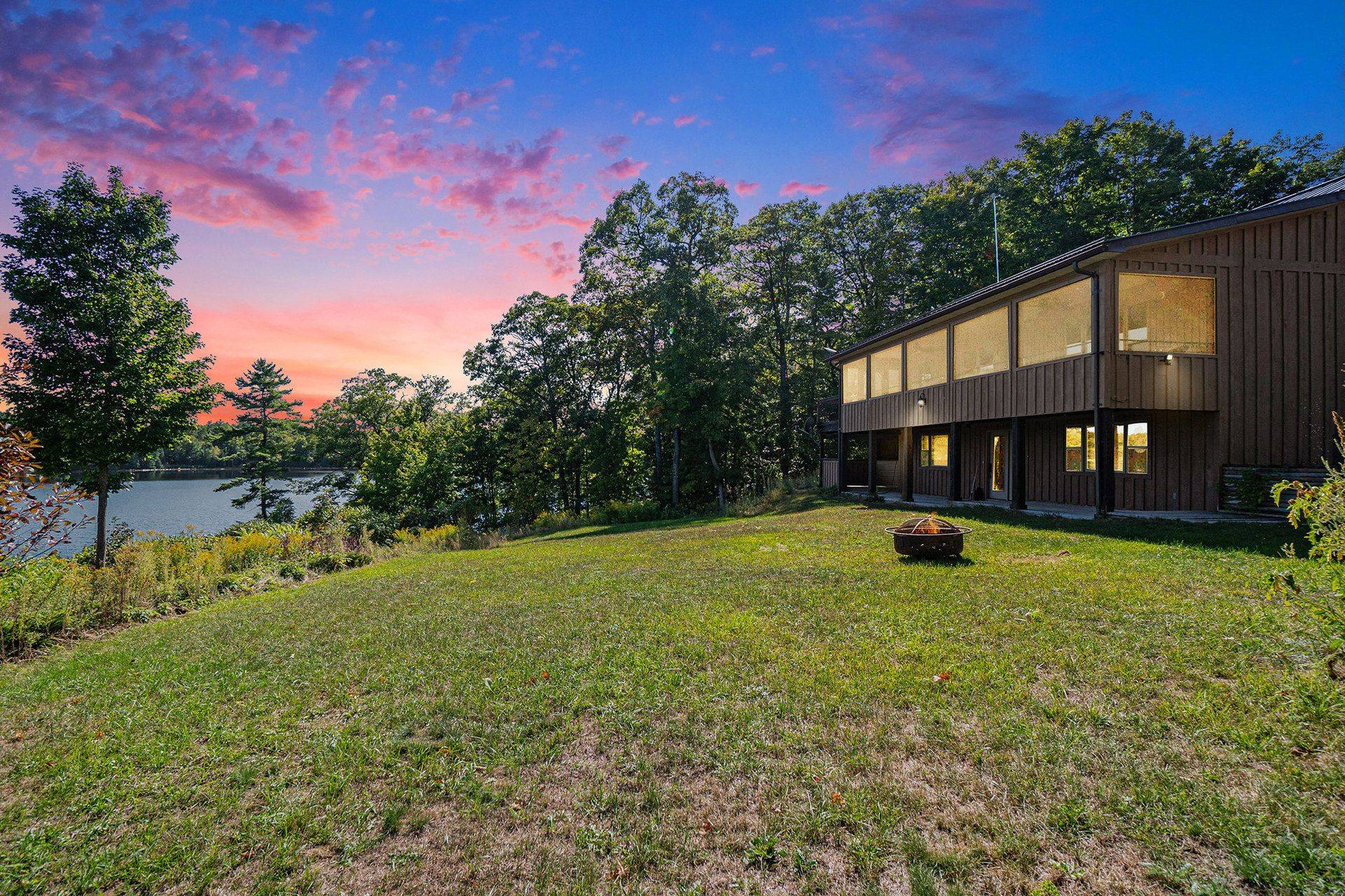 Lanark Highlands, ON K0G 1K0,250 Horne Lake RD