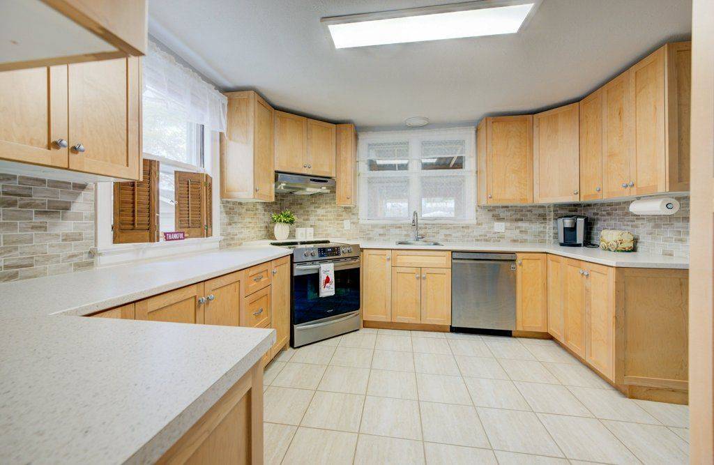 Kitchener, ON N2H 2C8,76 Brentwood AVE