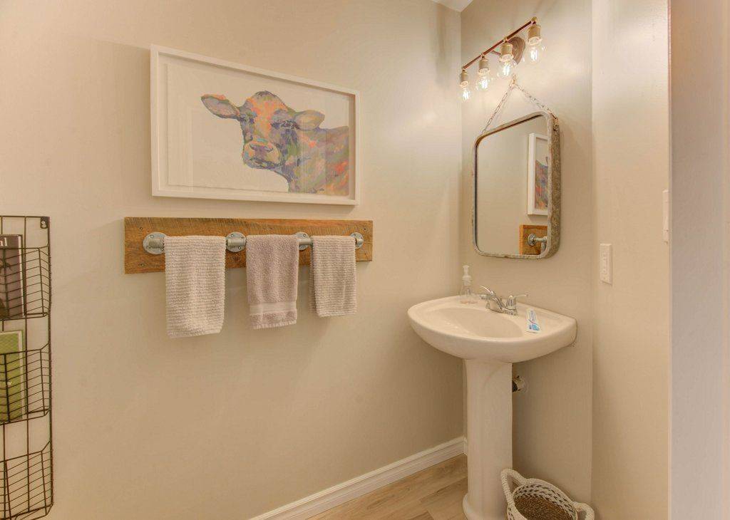 Waterloo, ON N2T 2X9,707 Paris BLVD