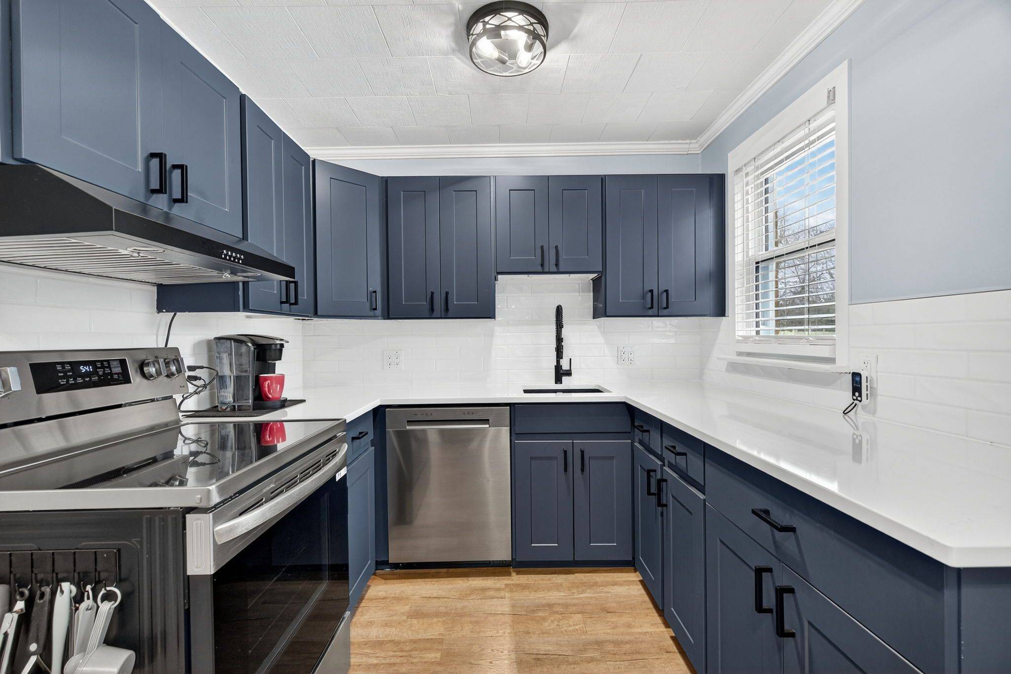 Brockville, ON K6V 2T6,105 Salisbury AVE