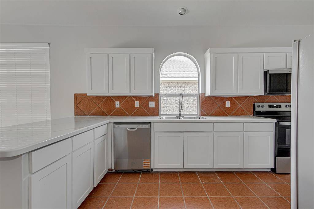 Burleson, TX 76028,905 Hunter Lane