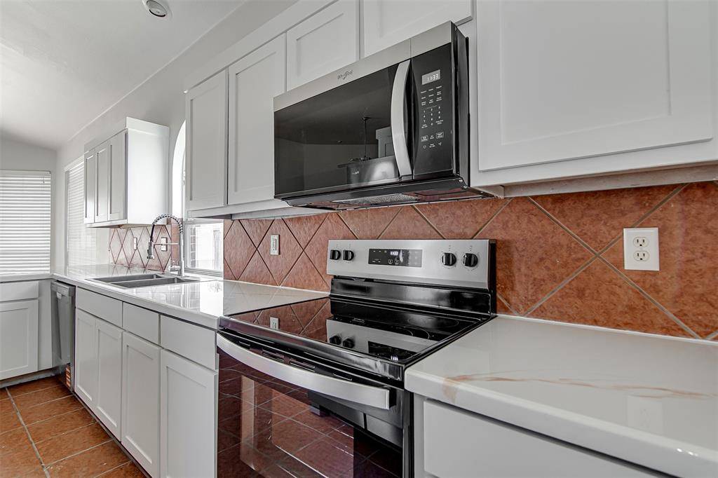 Burleson, TX 76028,905 Hunter Lane