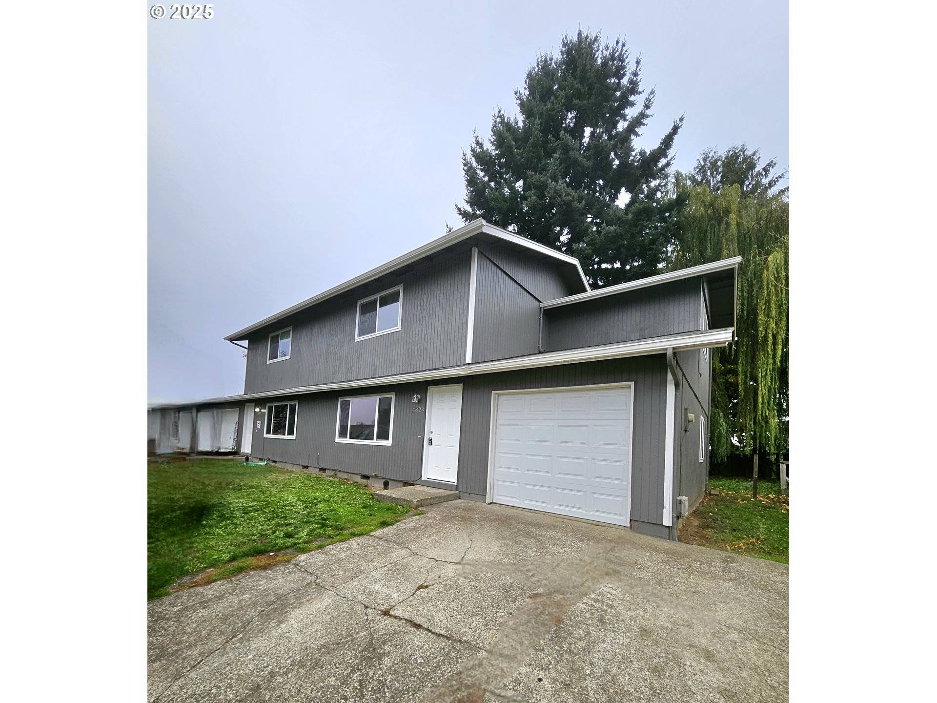 Salem, OR 97317,4821 4823 COUGAR CT SE