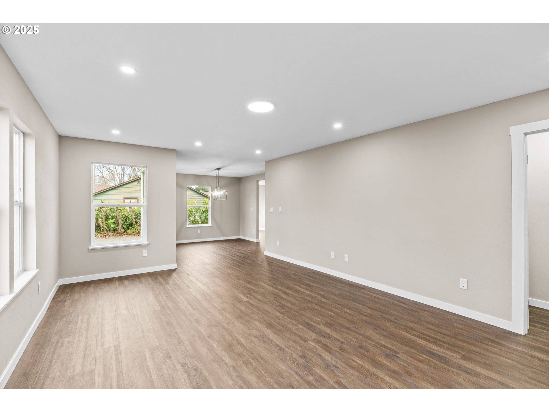 Eugene, OR 97402,3520 ELMIRA RD