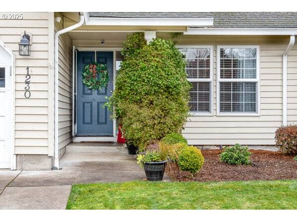 Eugene, OR 97404,1230 RISDEN PL