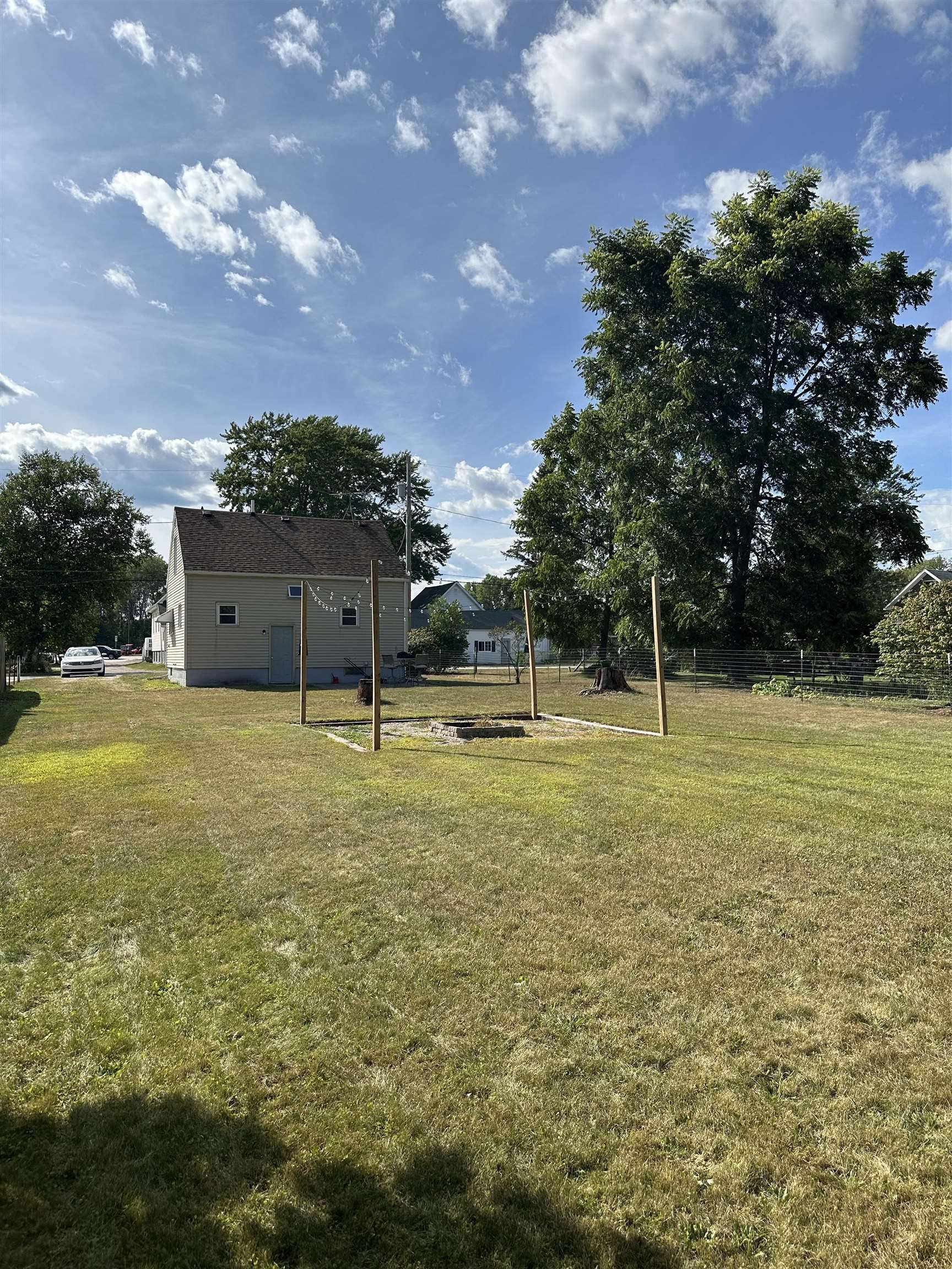 Standish, MI 48658,504 N Forest ST