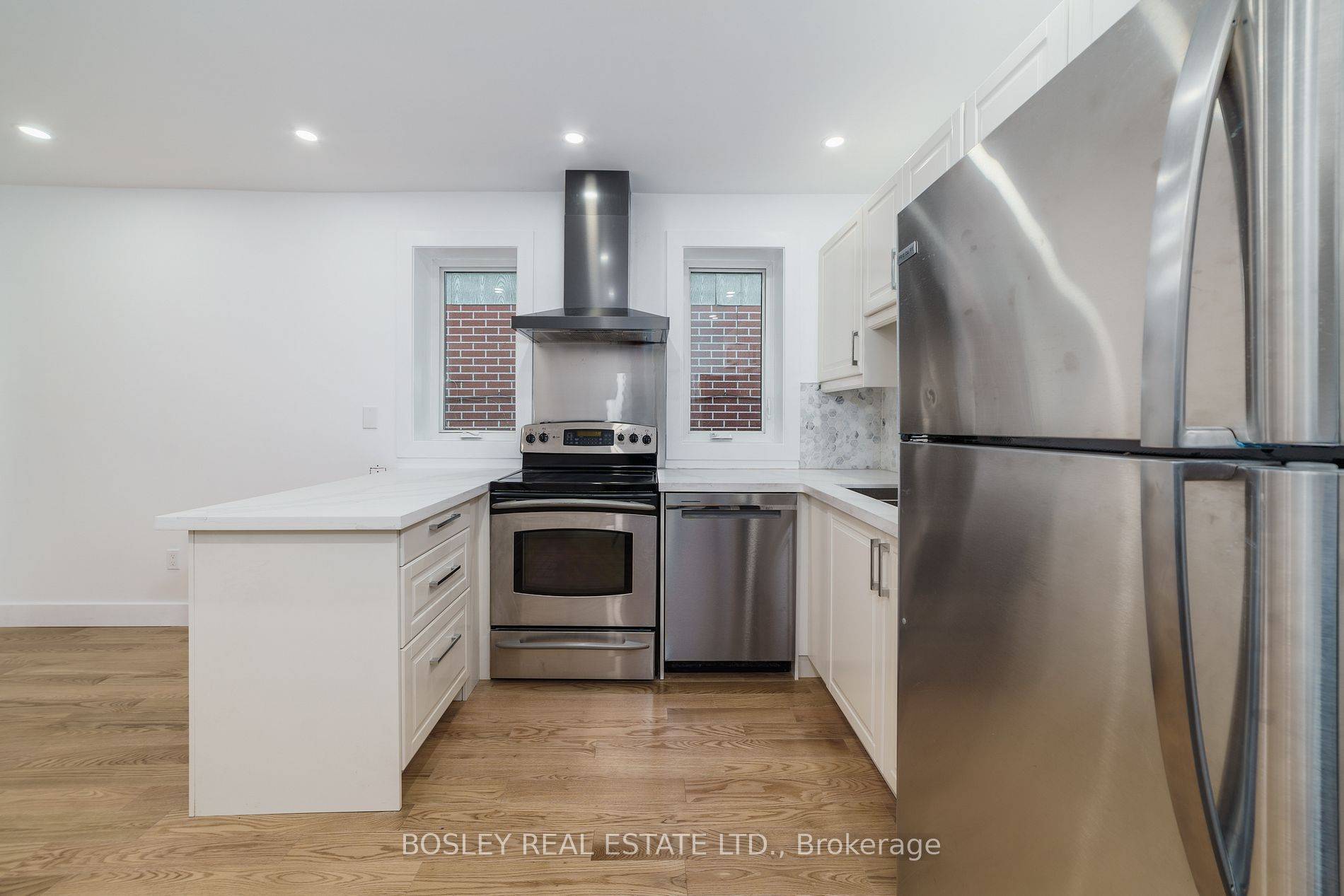 Toronto E02, ON M4E 1S5,926 Kingston RD #A