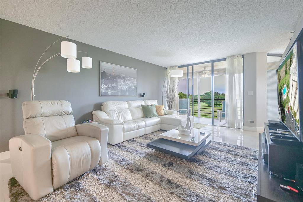 Lauderhill, FL 33319,7300 Radice Ct #303