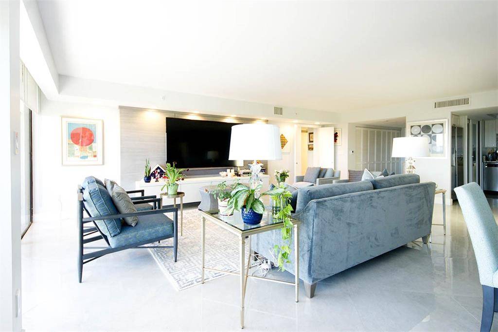 West Palm Beach, FL 33401,2450 Presidential Way #1006