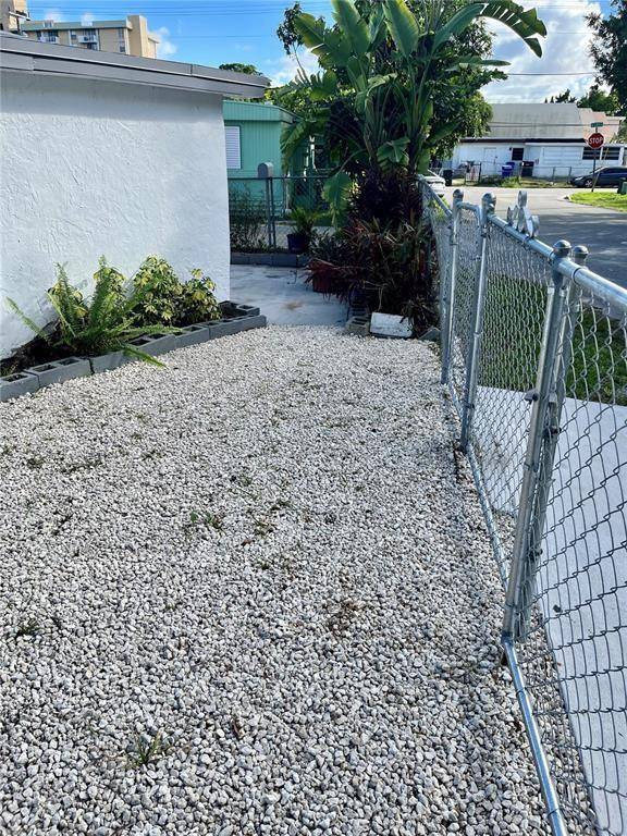 North Miami Beach, FL 33181,2201 NE 135th Ln