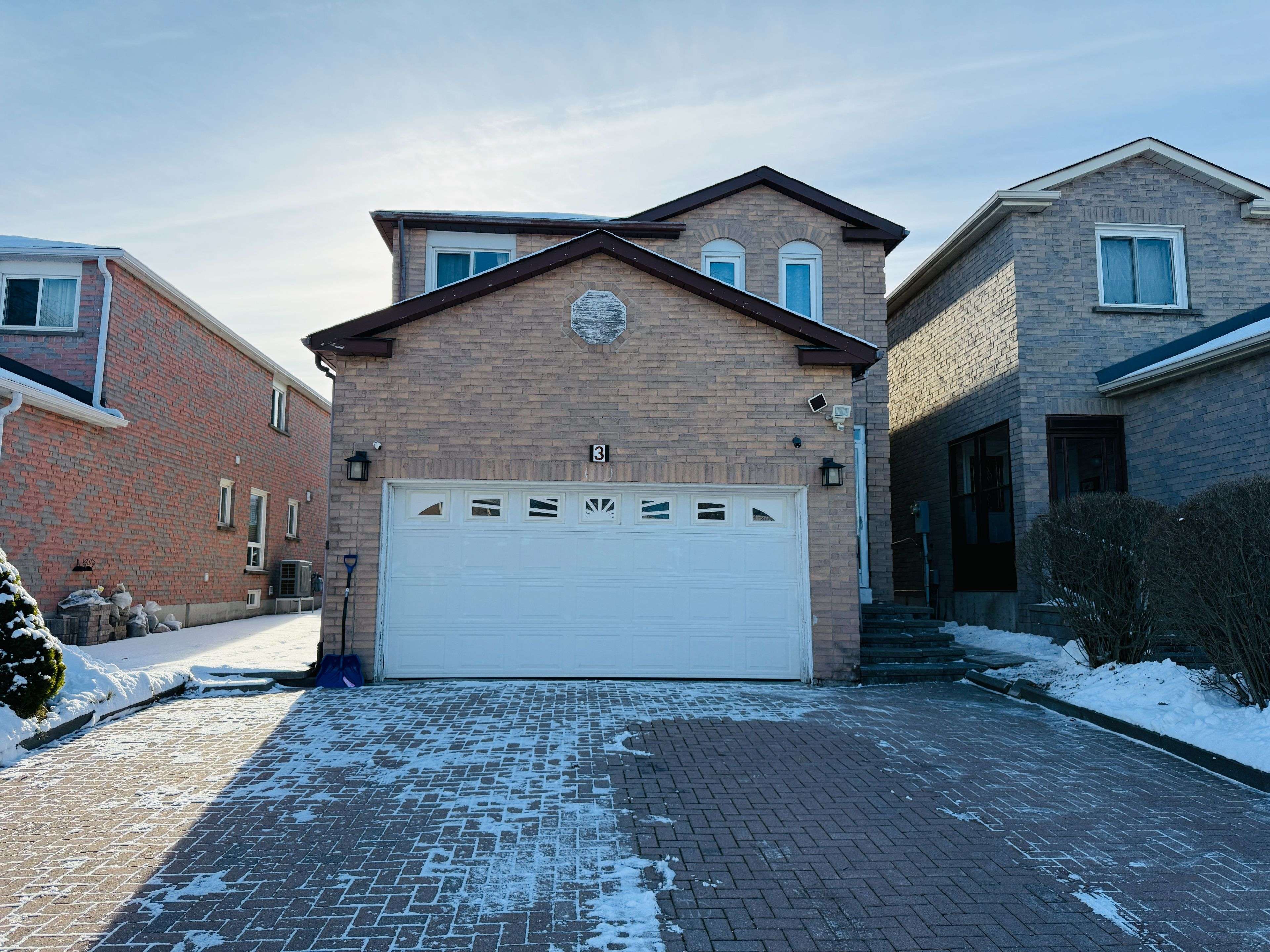 Markham, ON L3R 7E8,3 Halder CRES #BSMT