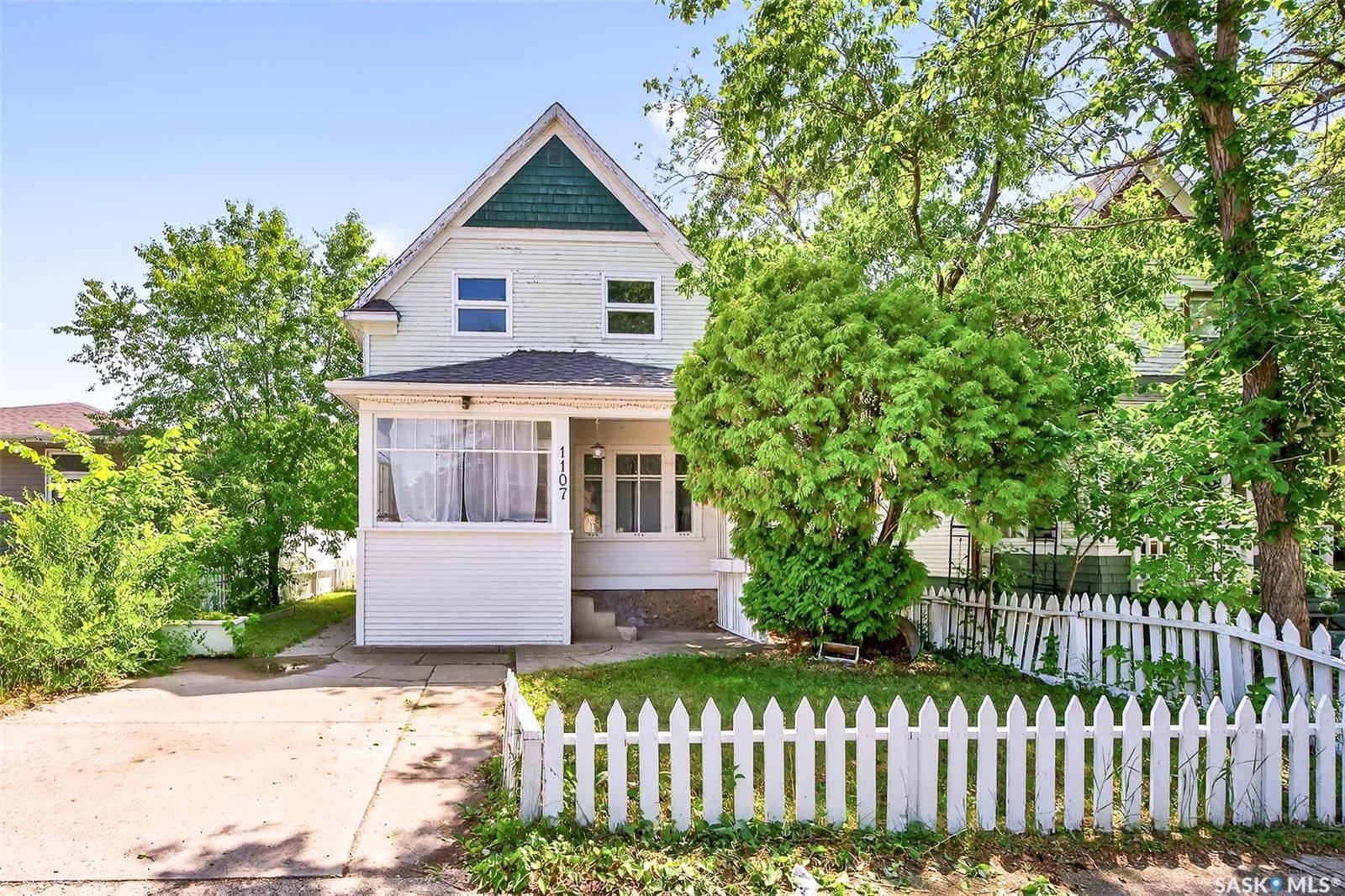 Moose Jaw, SK S6H 4H6,1107 Connaught AVENUE