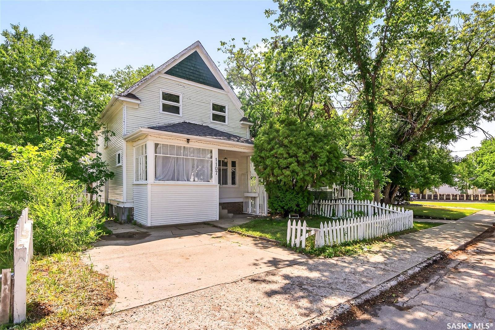 Moose Jaw, SK S6H 4H6,1107 Connaught AVENUE