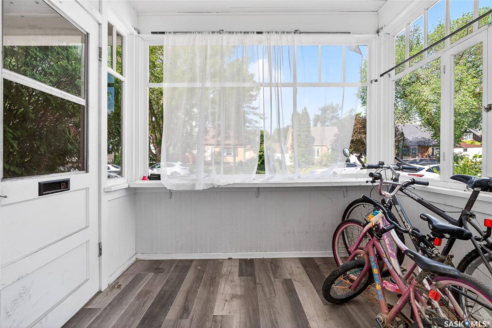 Moose Jaw, SK S6H 4H6,1107 Connaught AVENUE