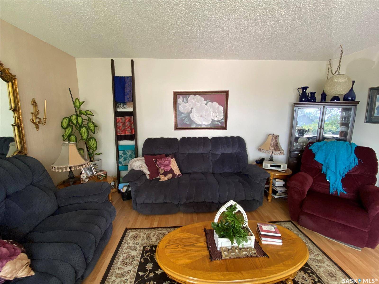 Eston, SK S0L 1A0,620 4th STREET