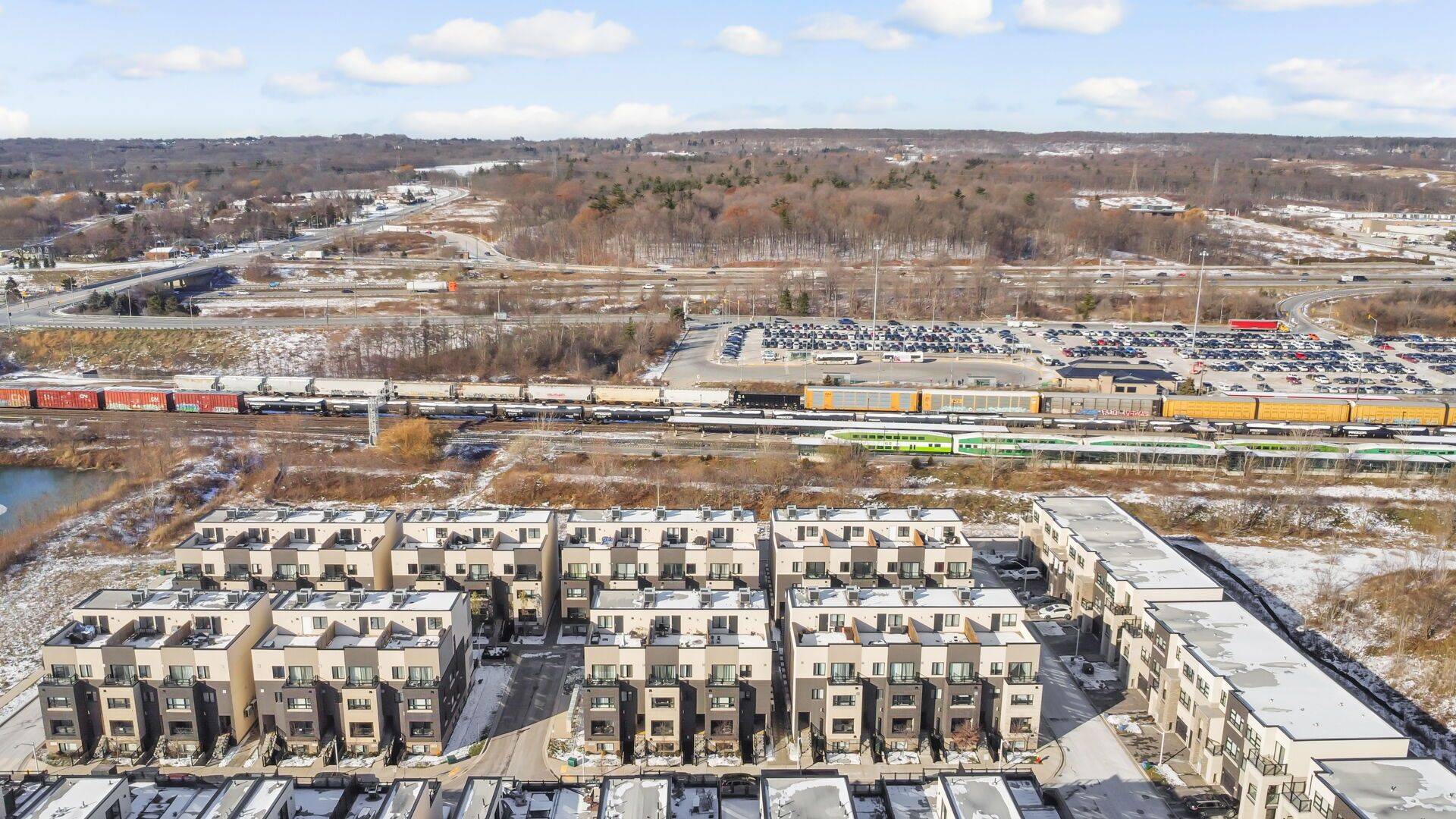 Burlington, ON L7T 0C3,1131 Cooke BLVD #712