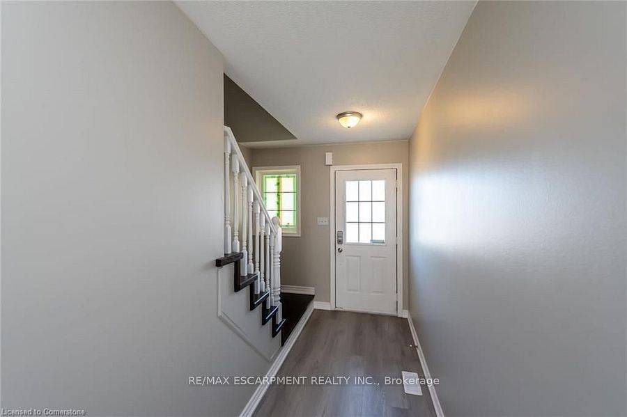 Burlington, ON L7L 7A5,626 Taylor CRES