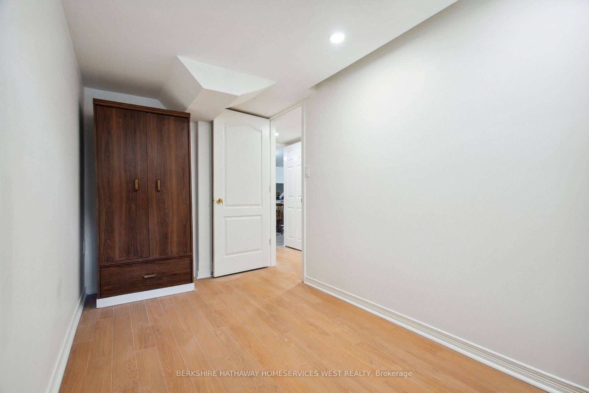 Mississauga, ON L5M 6M6,5554 Churchill Meadows BLVD #Lower