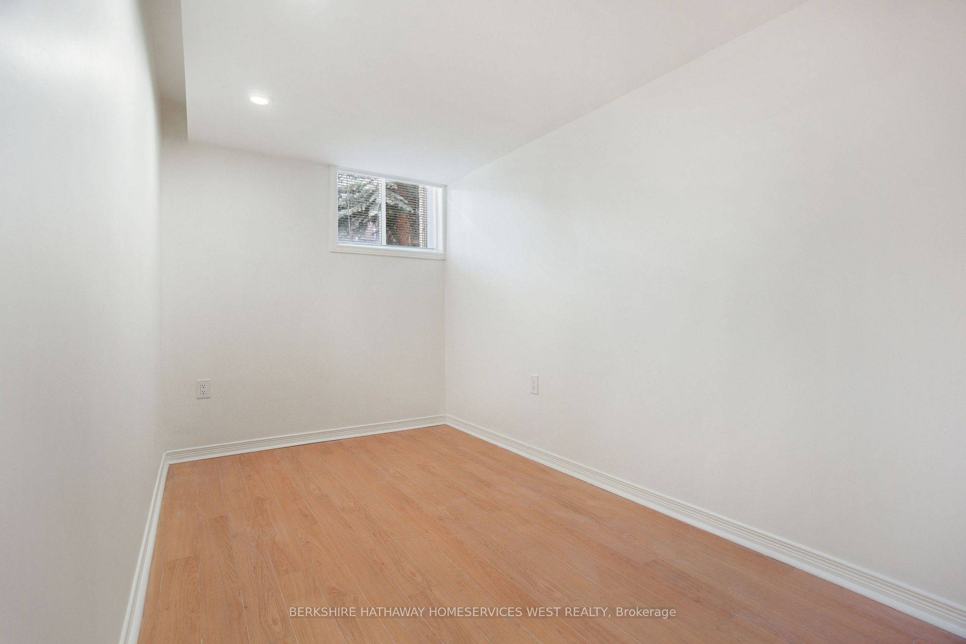 Mississauga, ON L5M 6M6,5554 Churchill Meadows BLVD #Lower