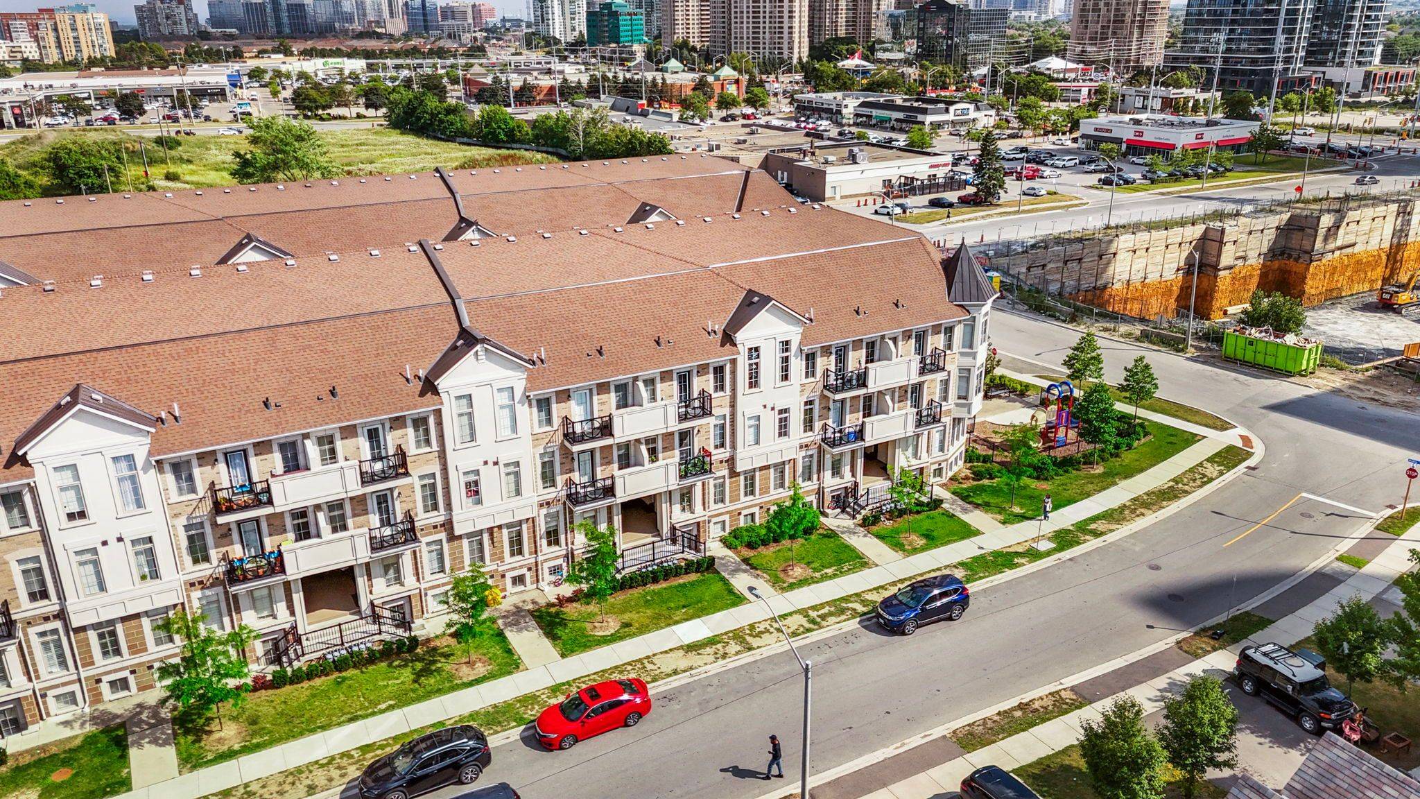 Mississauga, ON L4Z 0C8,62 Preston Meadow AVE #6