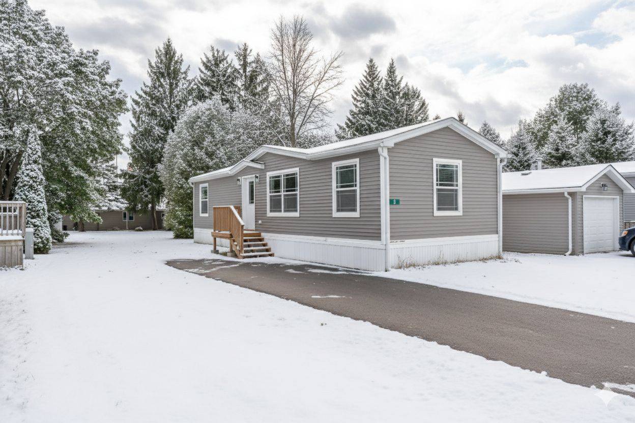 Georgian Bluffs, ON N4K 5N5,8 Sussex SQ