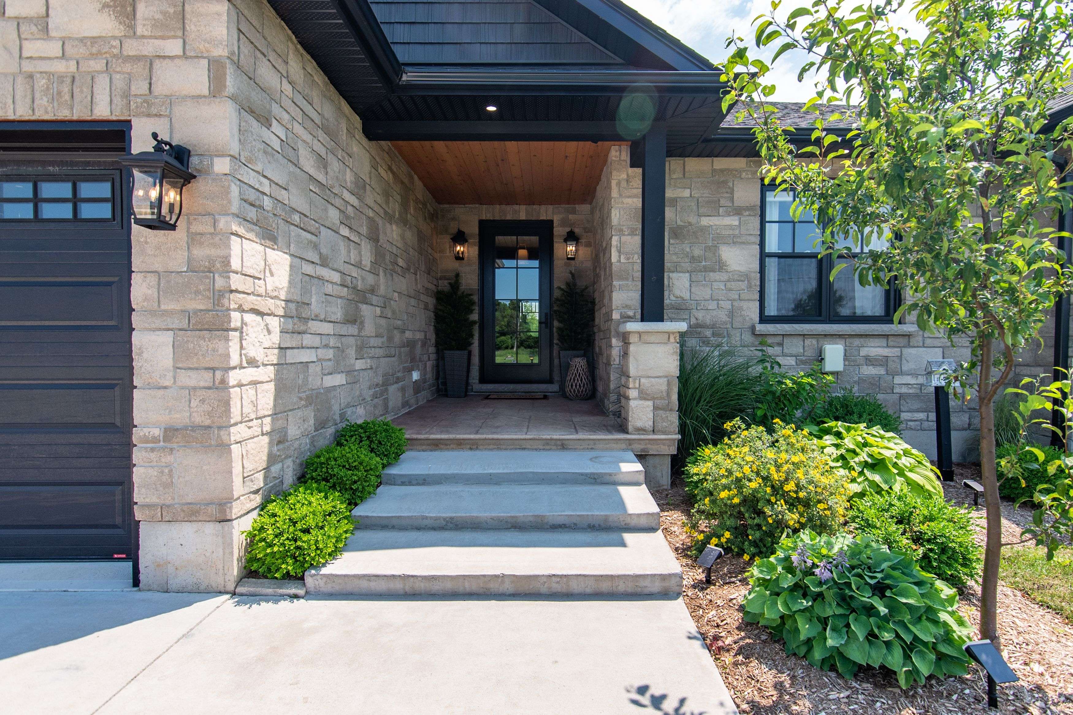 Arran-elderslie, ON N0H 1A0,33 Nickason DR