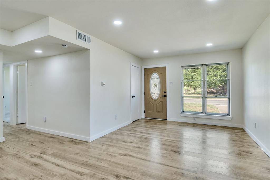 Dallas, TX 75217,2006 Holcomb Road