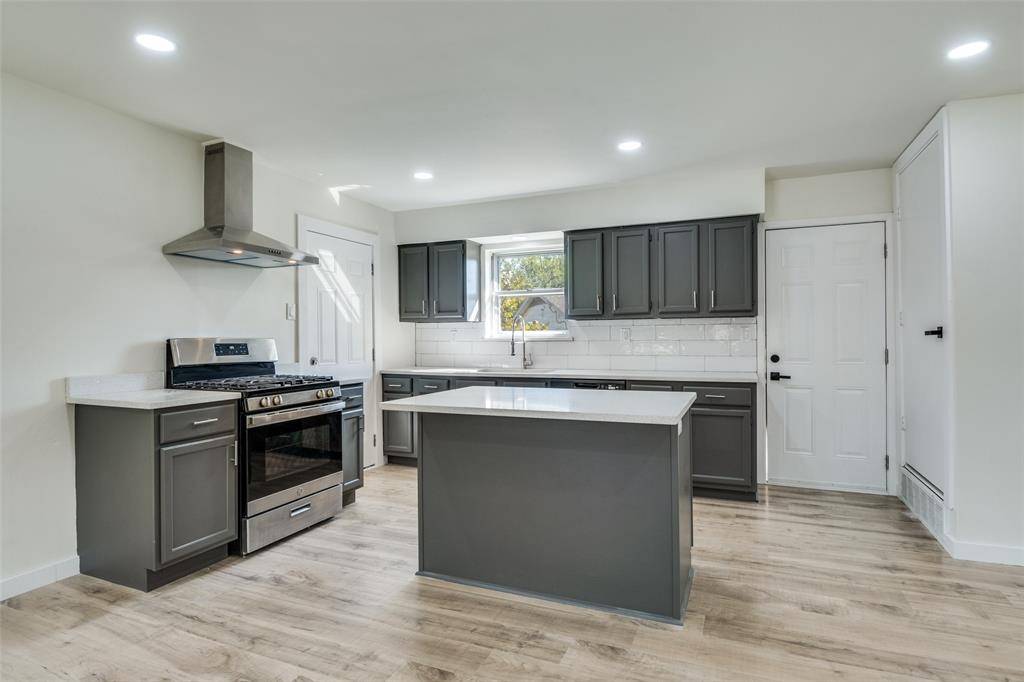 Dallas, TX 75217,2006 Holcomb Road