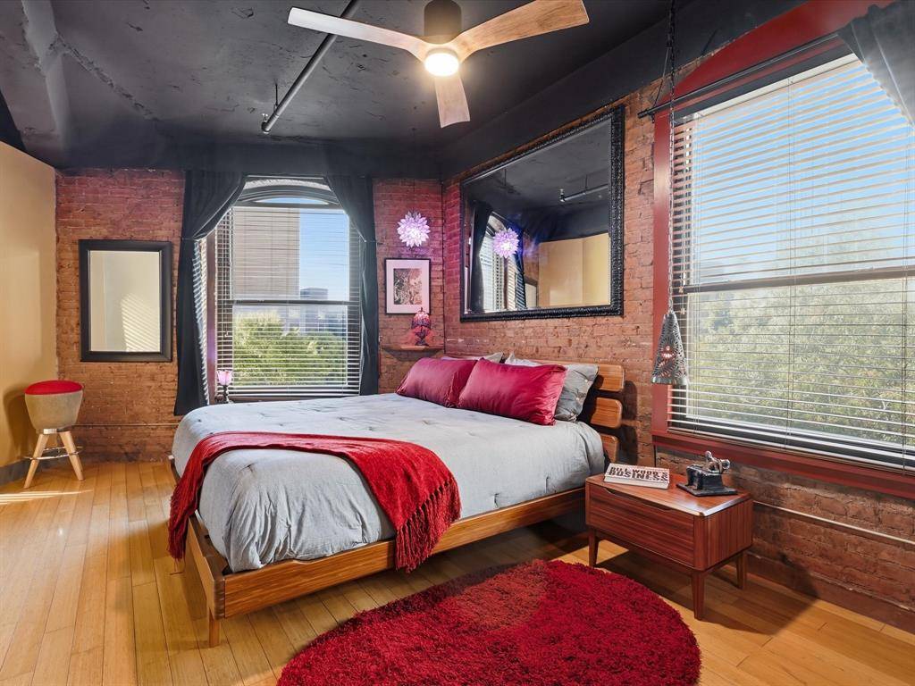 Fort Worth, TX 76102,910 Houston Street #305