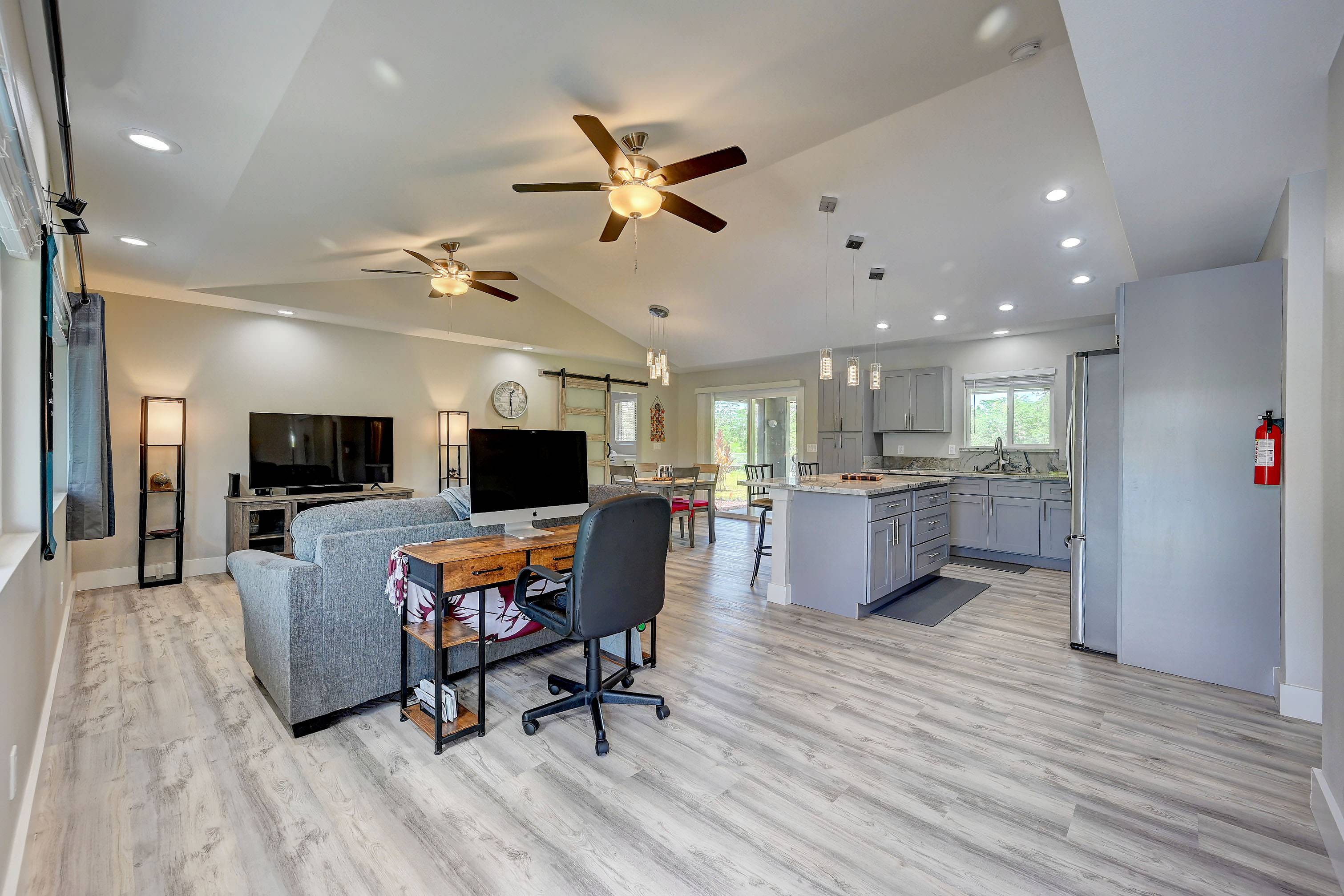 Keaau, HI 96749,15-1983 15TH AVE