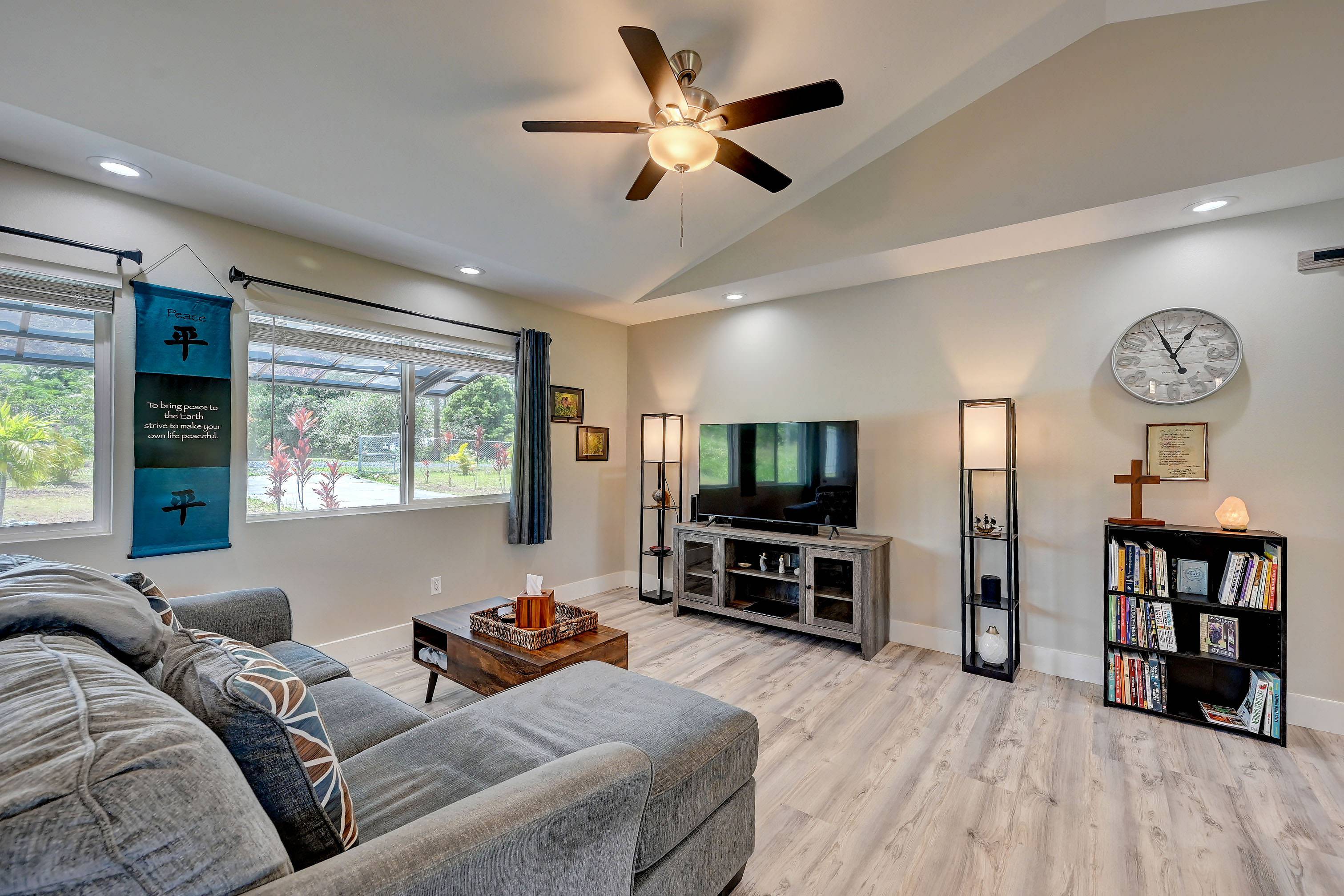 Keaau, HI 96749,15-1983 15TH AVE