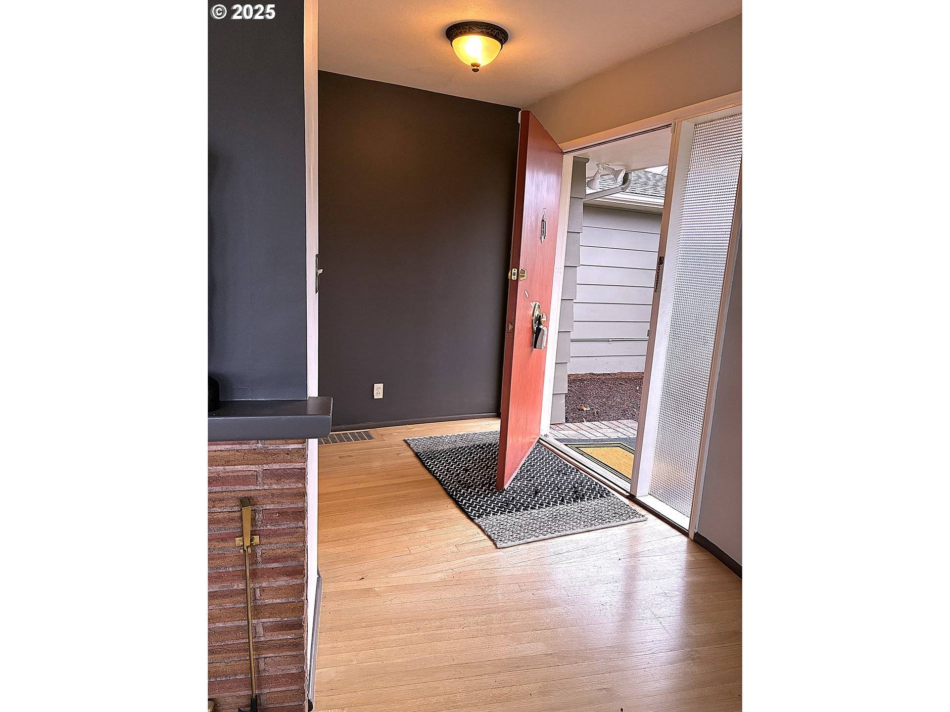 Portland, OR 97215,472 SE 72ND AVE