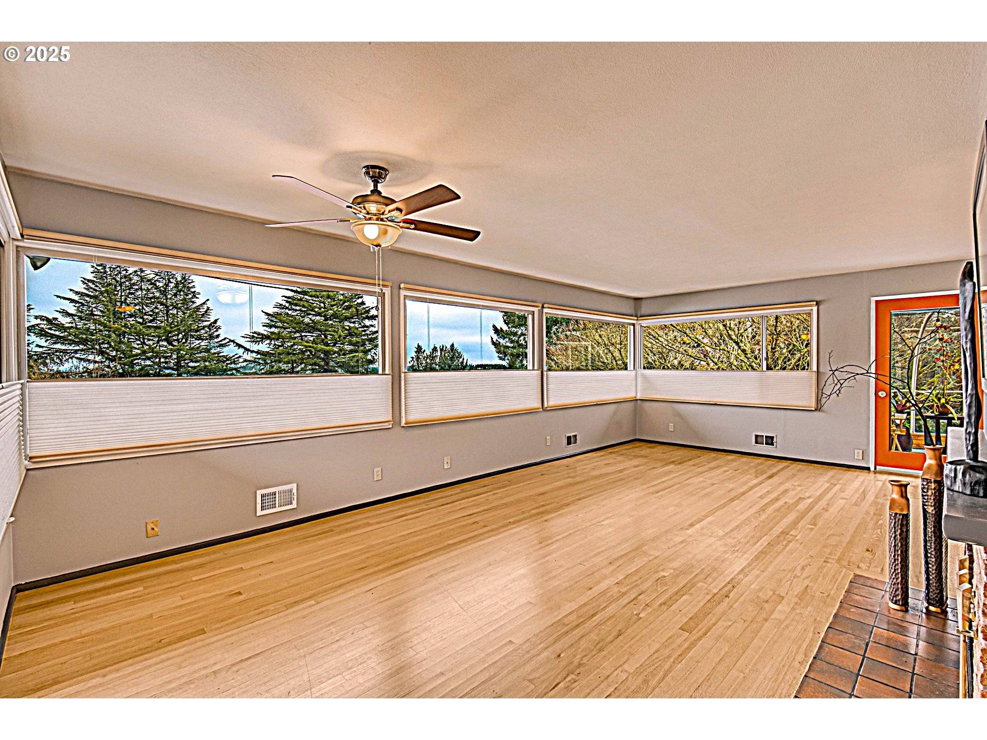 Portland, OR 97215,472 SE 72ND AVE