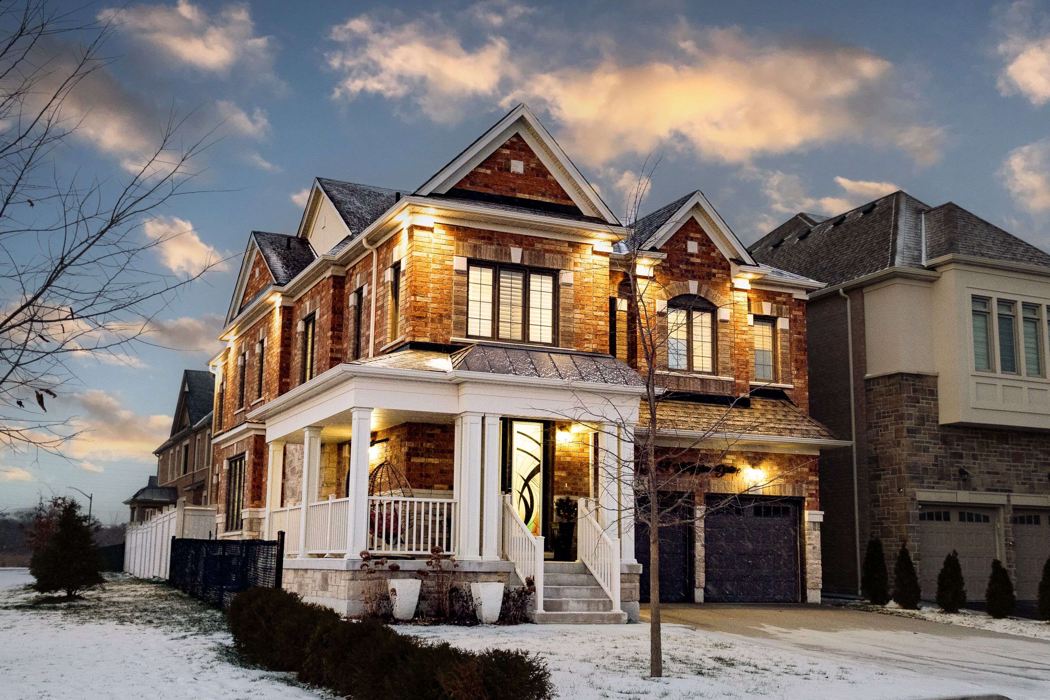 Whitby, ON L1P 0N4,34 Huggins DR