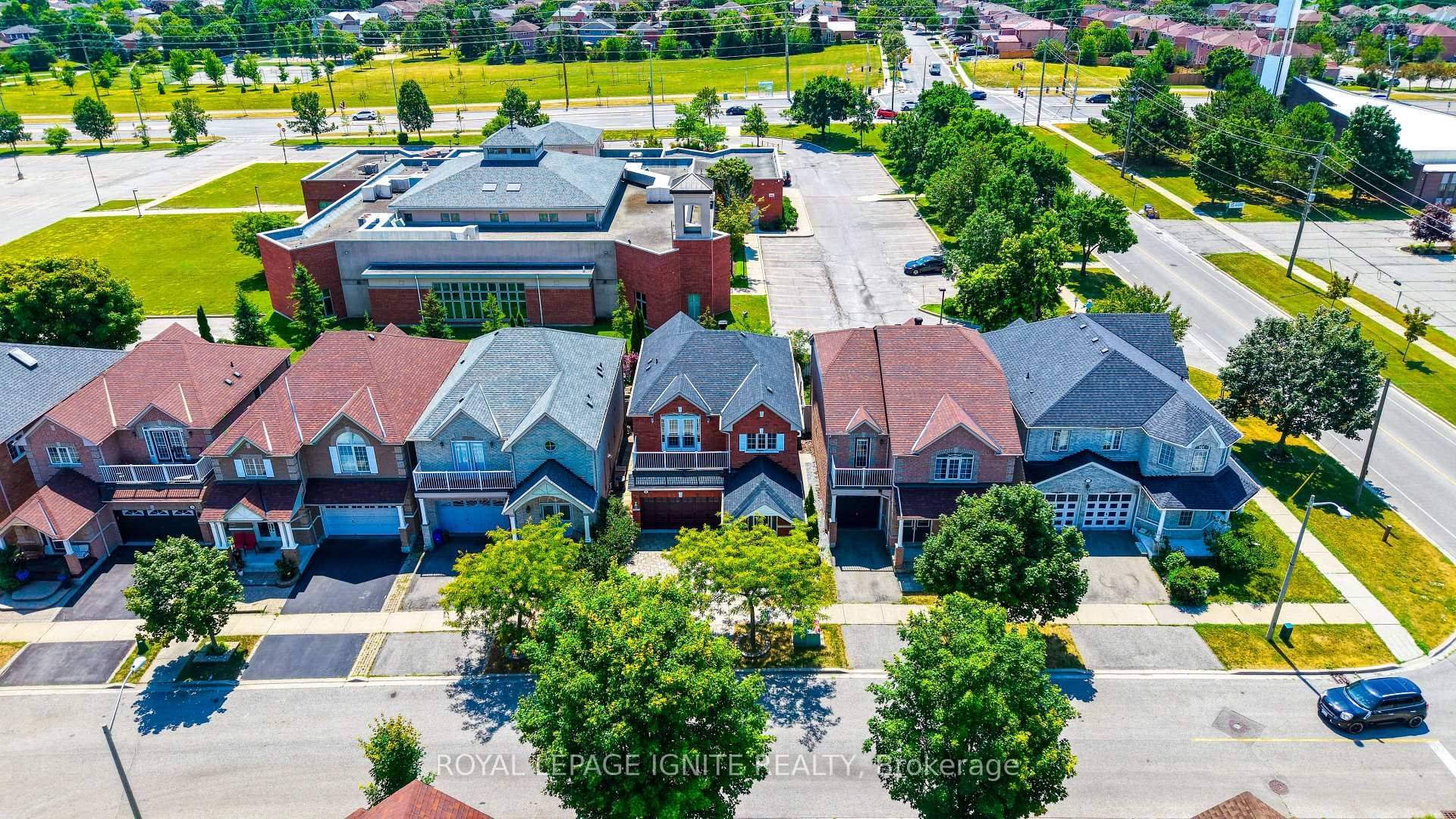 Ajax, ON L1T 4E8,5 Dent ST