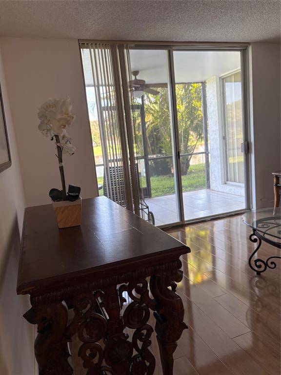 Lauderhill, FL 33319,3750 Inverrary Dr #1W