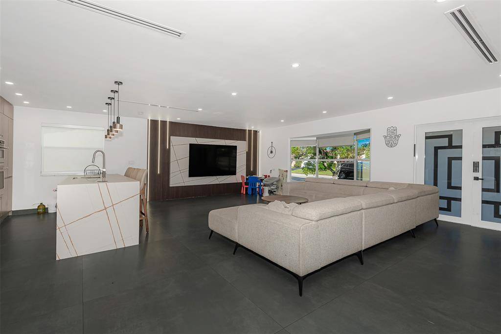 Hollywood, FL 33021,5300 Garfield St