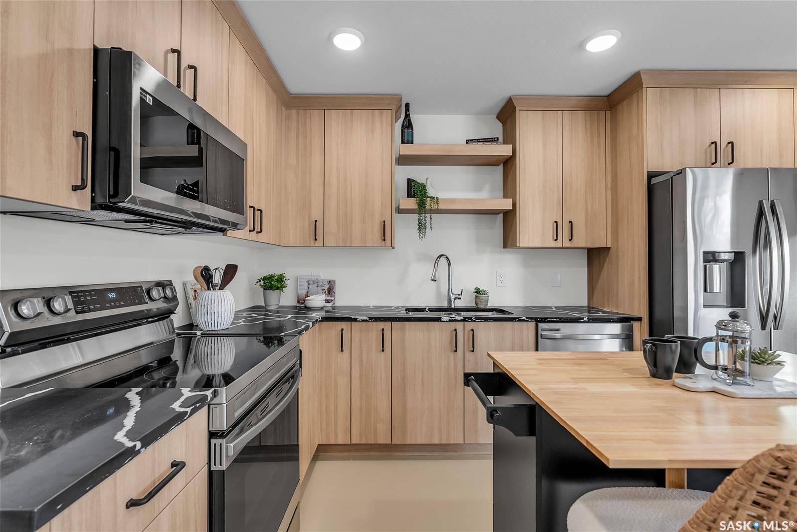 Saskatoon, SK S7M 2V4,804 Weldon AVENUE