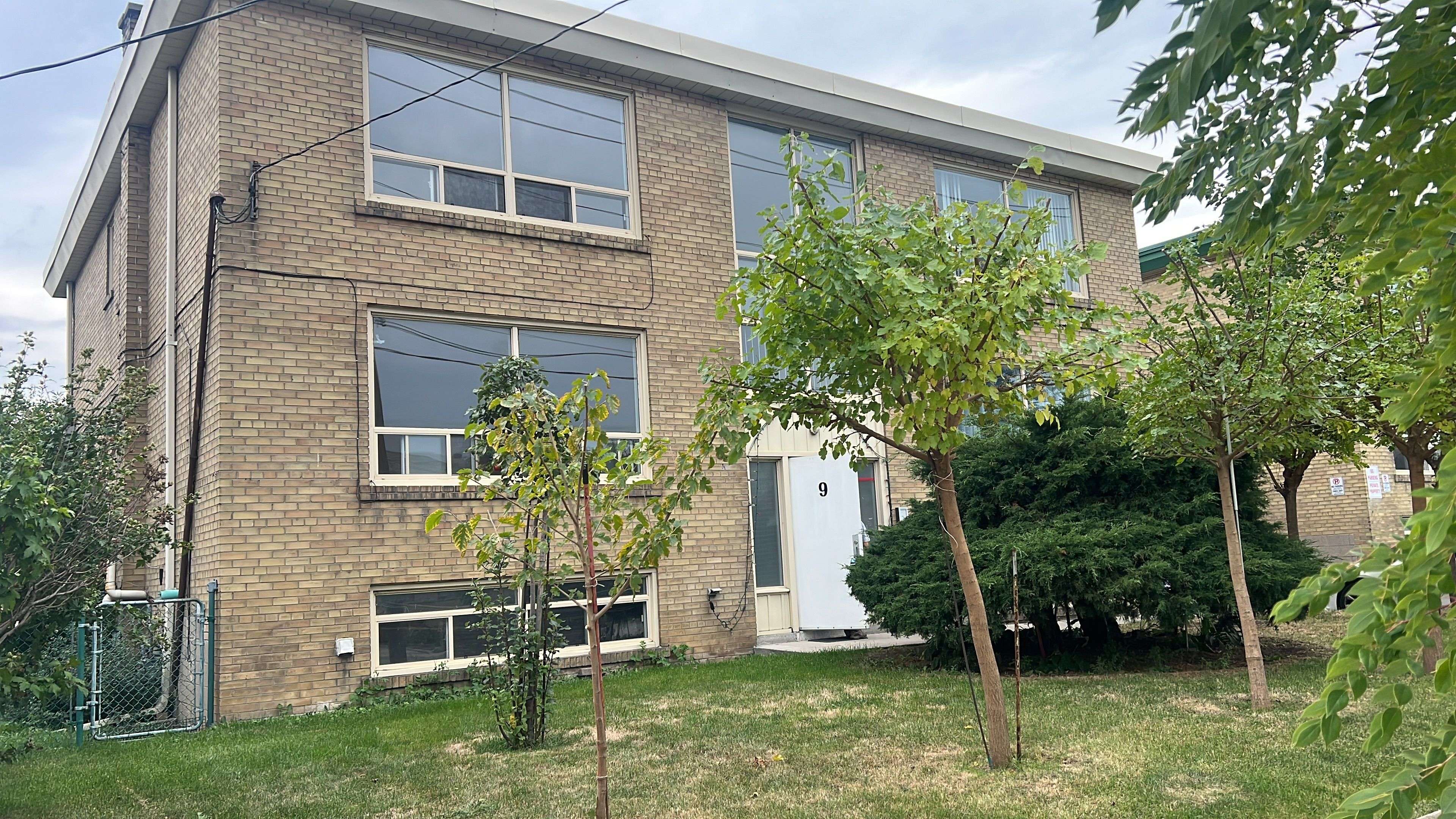 Toronto W10, ON M9W 1S5,9 Allenby AVE