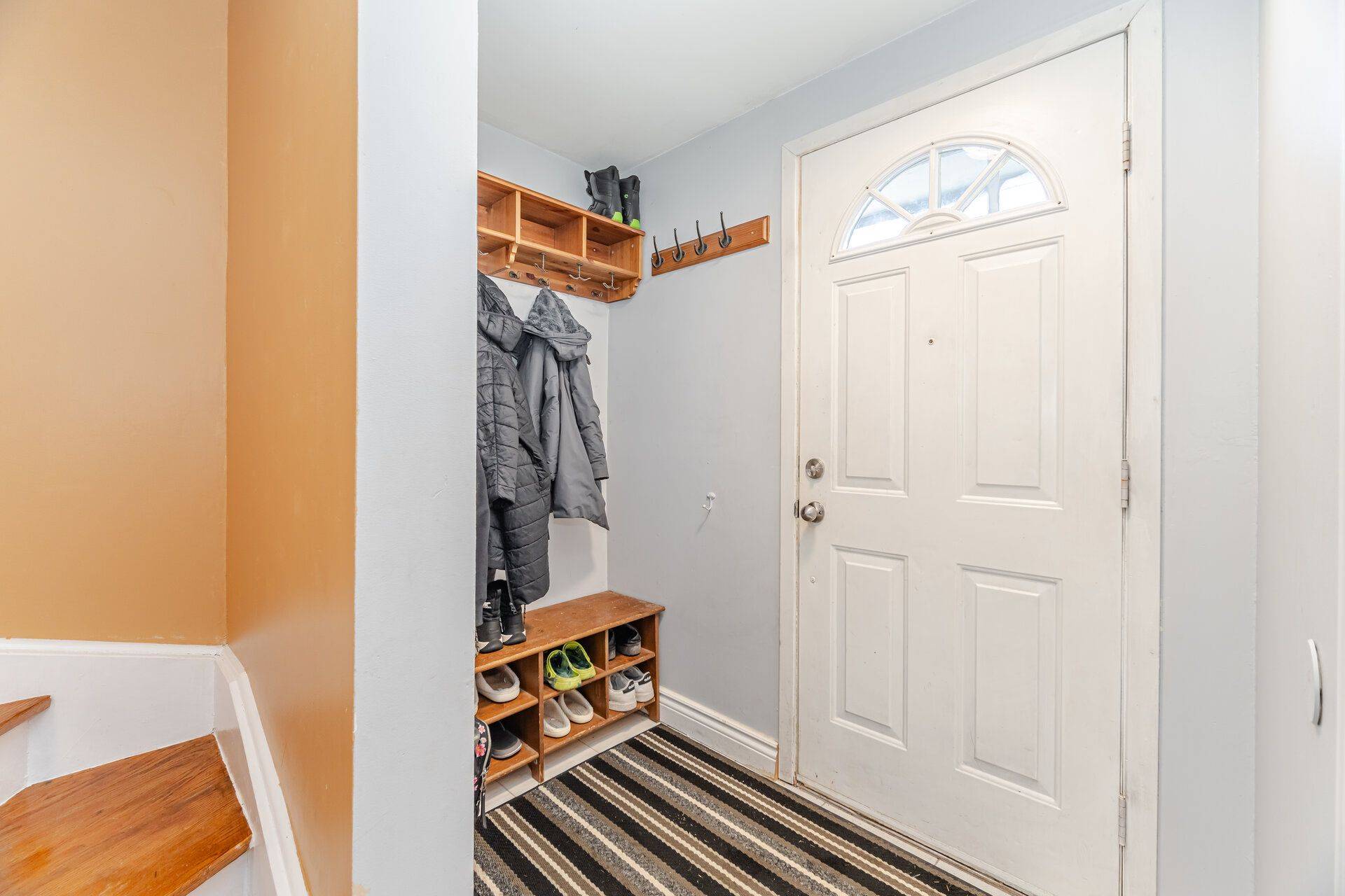 Mississauga, ON L4T 3H6,7695 Priory CRES