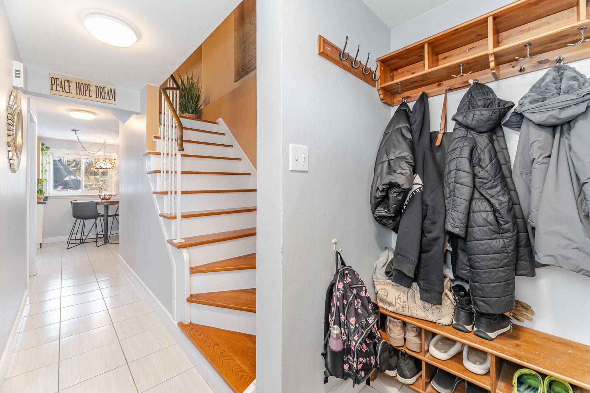 Mississauga, ON L4T 3H6,7695 Priory CRES