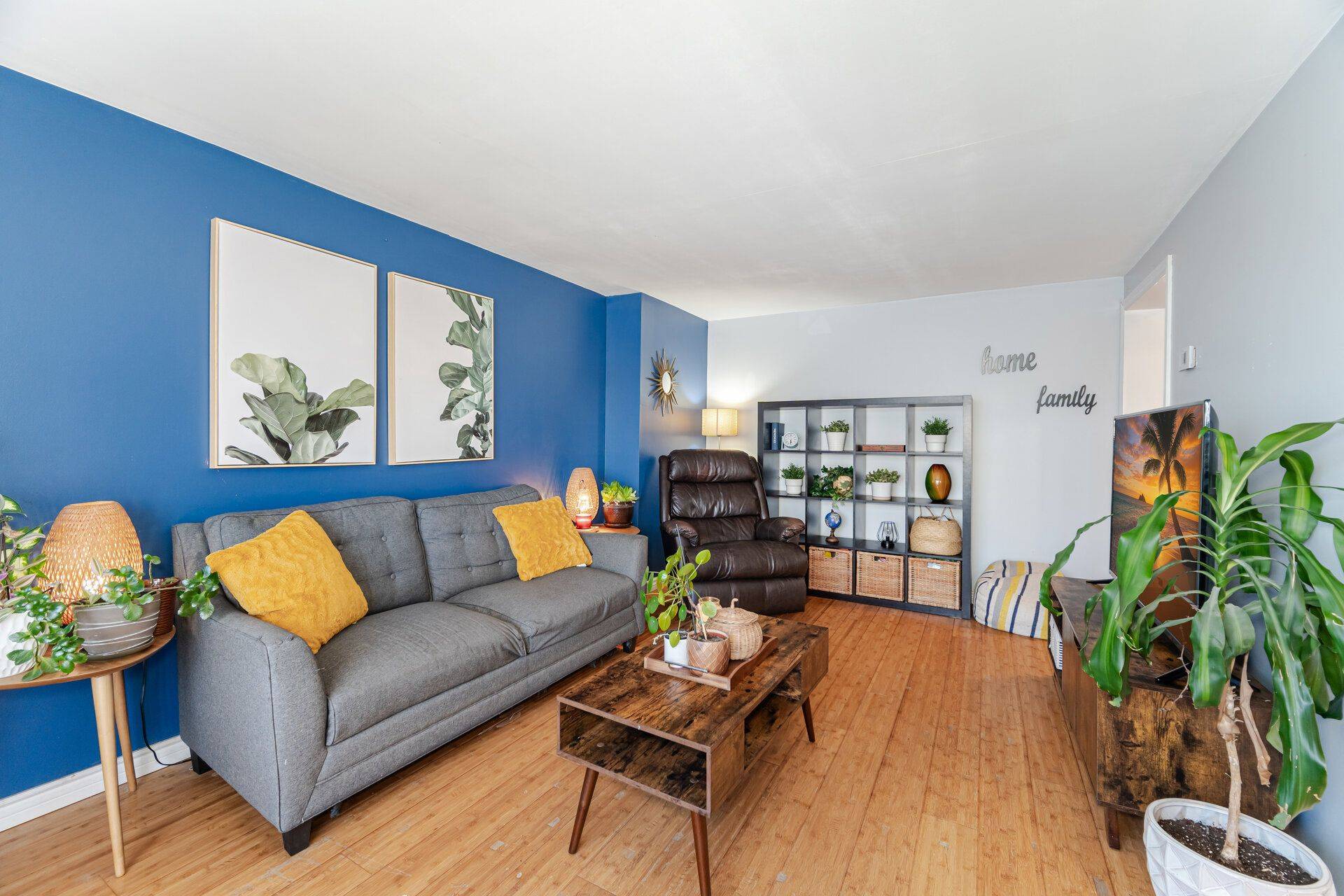 Mississauga, ON L4T 3H6,7695 Priory CRES