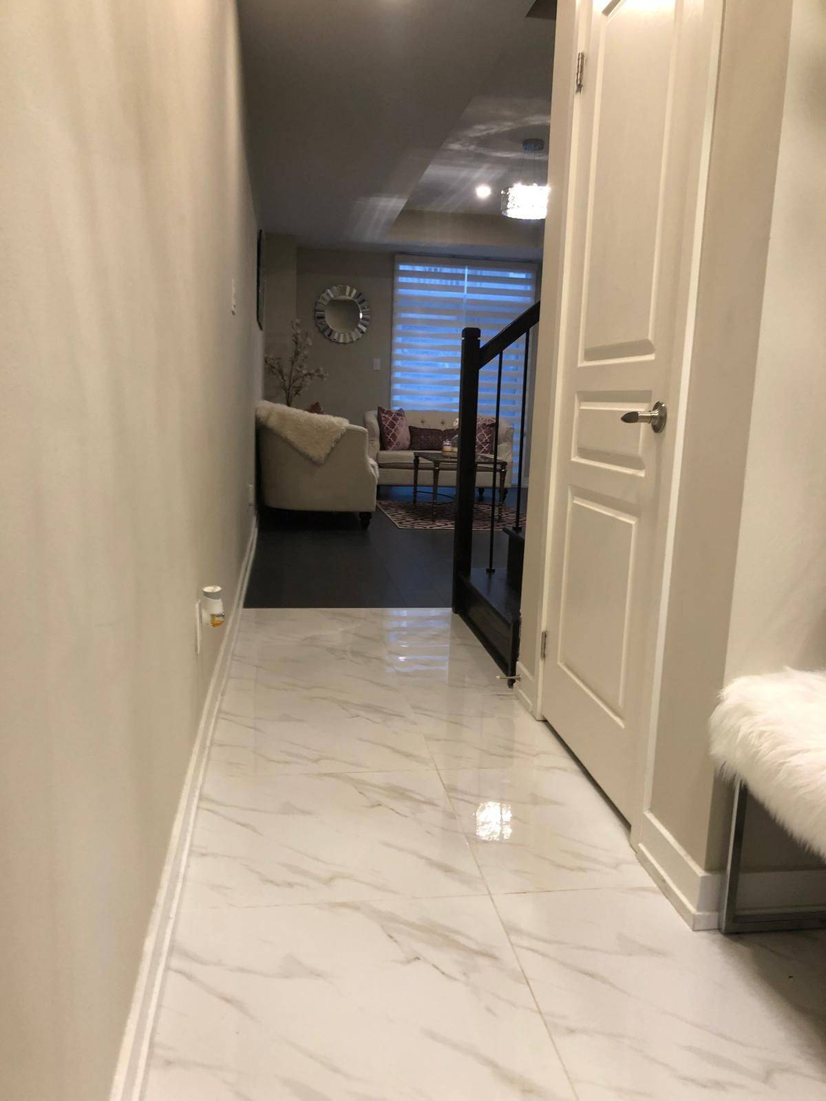 Oakville, ON L6H 7C3,208 Huguenot RD