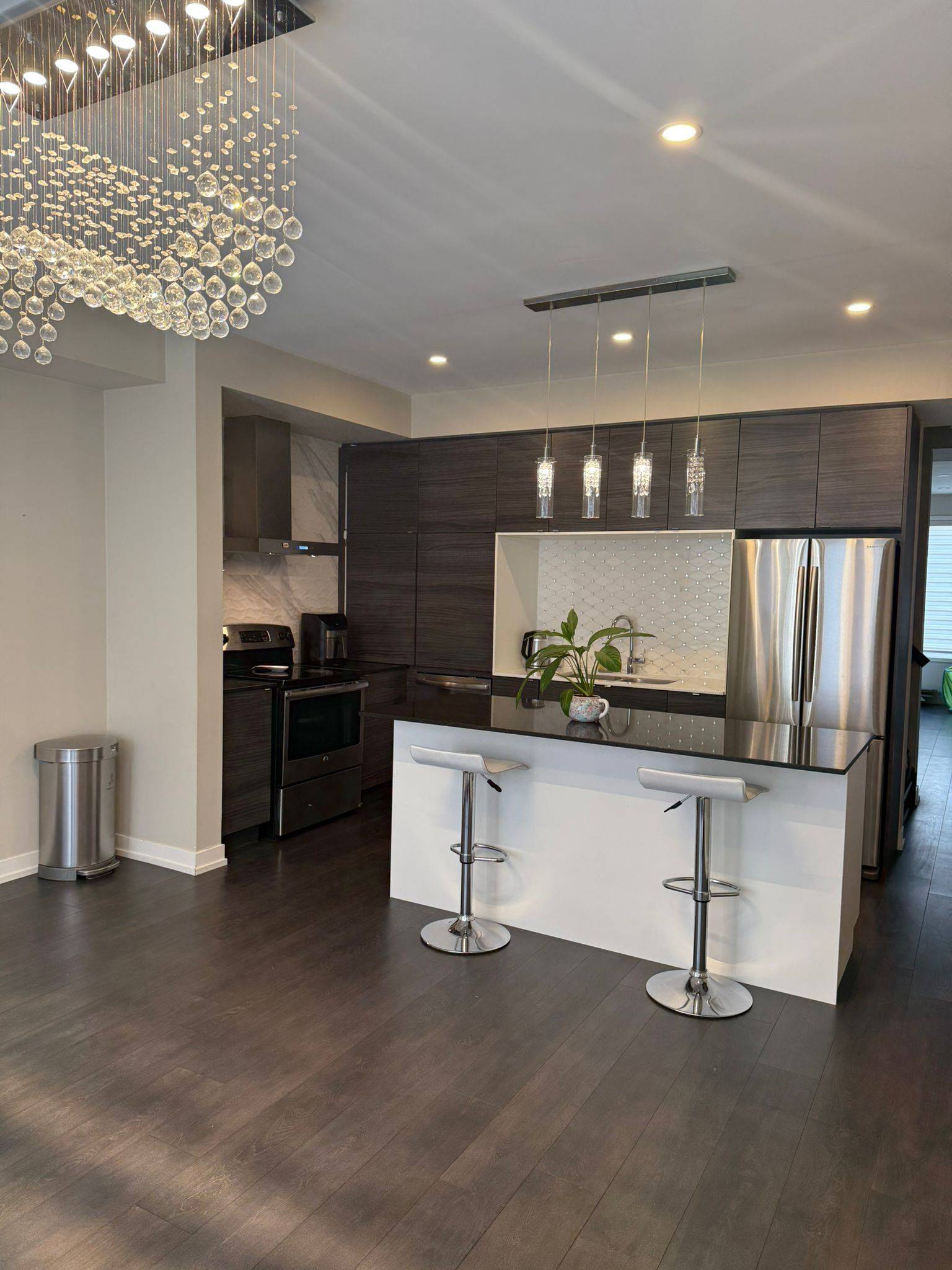 Oakville, ON L6H 7C3,208 Huguenot RD