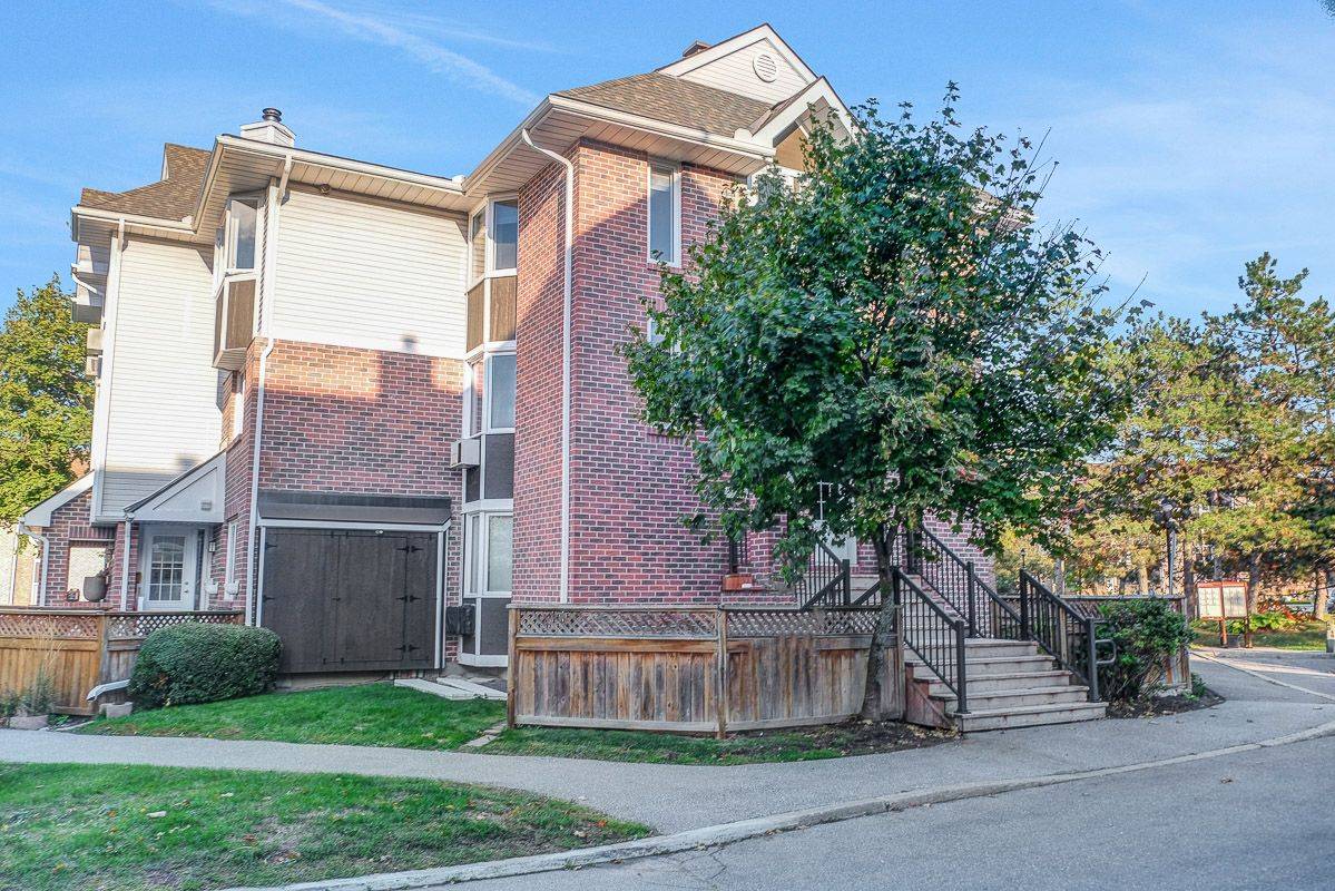 Bells Corners And South To Fallowfield, ON K2H 9M4,2 STONEBANK CRES #2