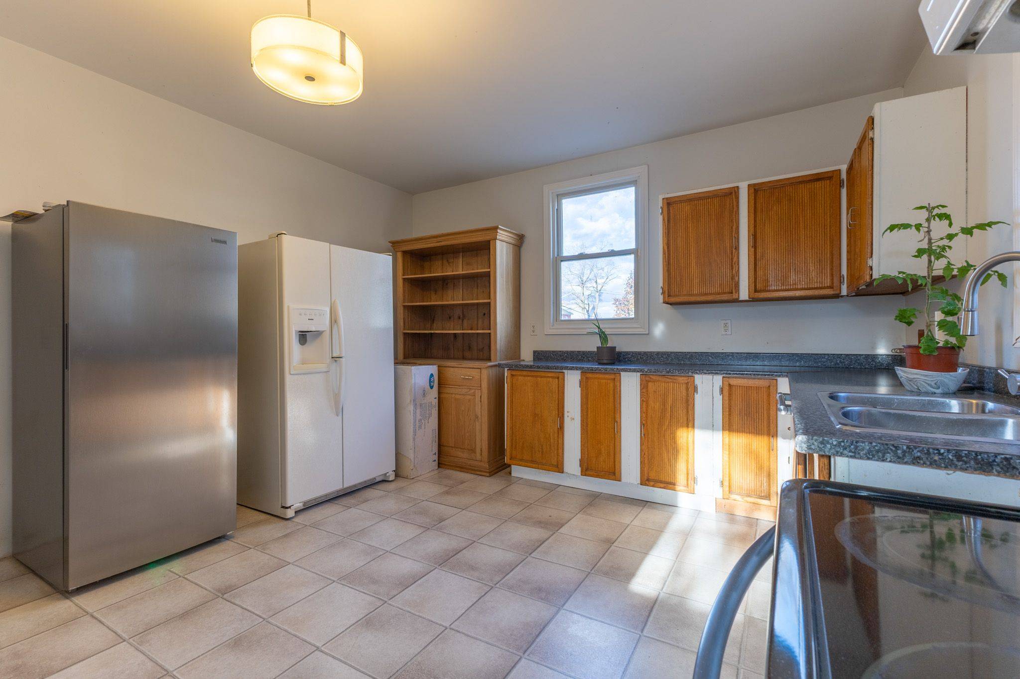 Arnprior, ON K7S 2K6,31 Daniel ST N