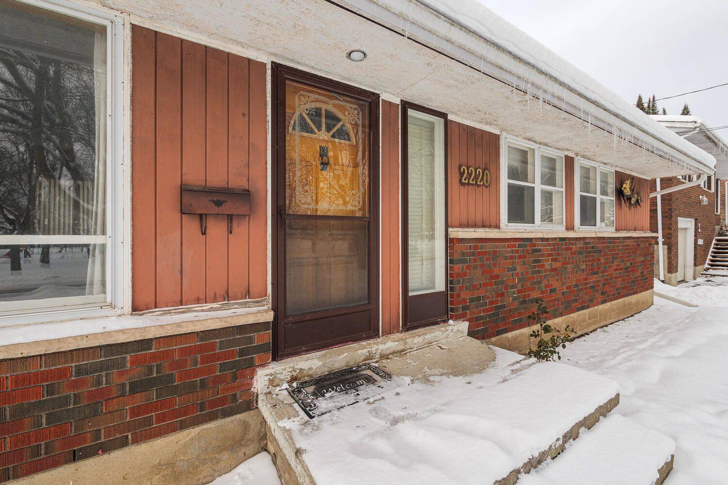 Owen Sound, ON N4K 5C6,2220 5th AVE W